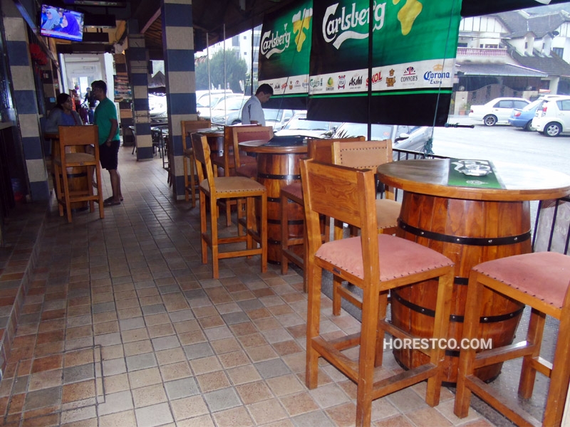 restaurants furniture TRAVELLERS BISTRO & PUB 